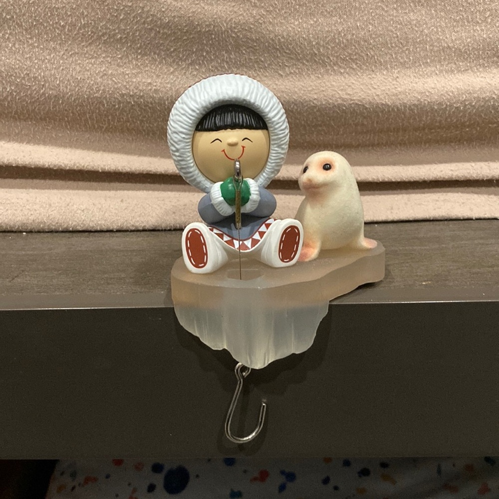 1985 Hallmark FrostyFriends/PolarPals Stocking Hanger